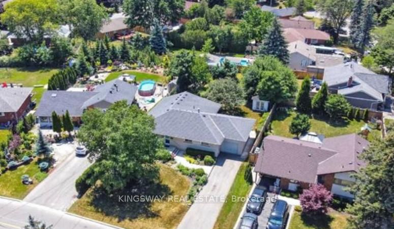 16 Plainsman Road