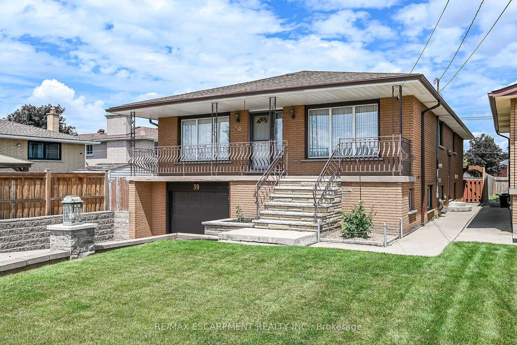Photo of 39 Algonquin Court, Hamilton, ON L8T 4T2 (MLS # X13653058)