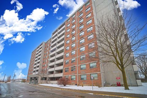 Photo of 20 William Roe Boulevard #808, Newmarket, ON L3Y 5V6 (MLS # N12612122)