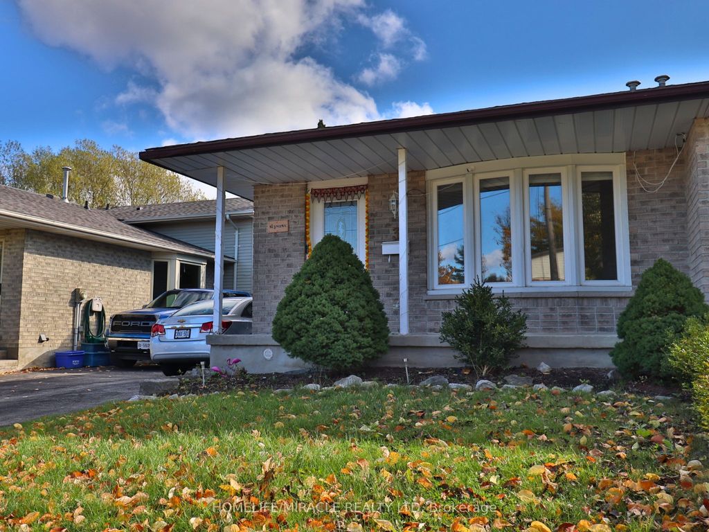 Photo of 3 Caprice Court, Kitchener, ON N2M 5M2 (MLS # X12505682)