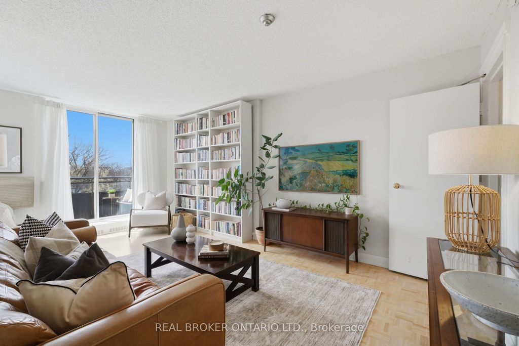 Photo of 1071 Woodbine Avenue #306, Toronto, ON M4C 4C2 (MLS # E13028458)