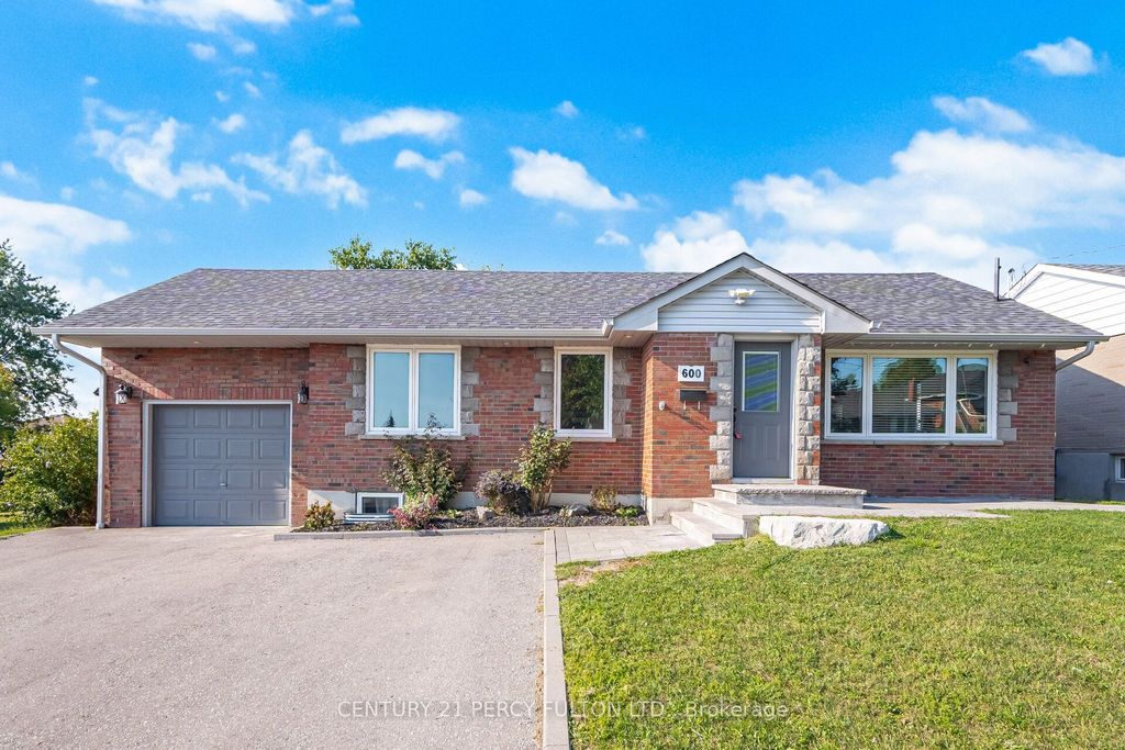 Photo of 600 Ridgeway Avenue, Oshawa, ON L1J 2W2 (MLS # E12442626)