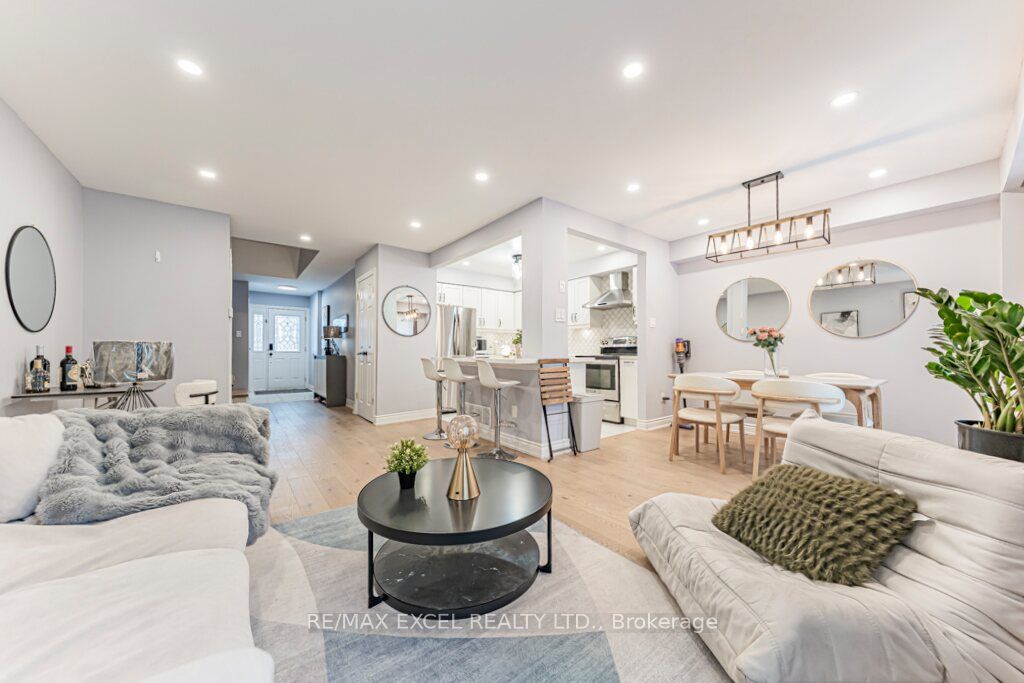 15 Knightsbridge Way