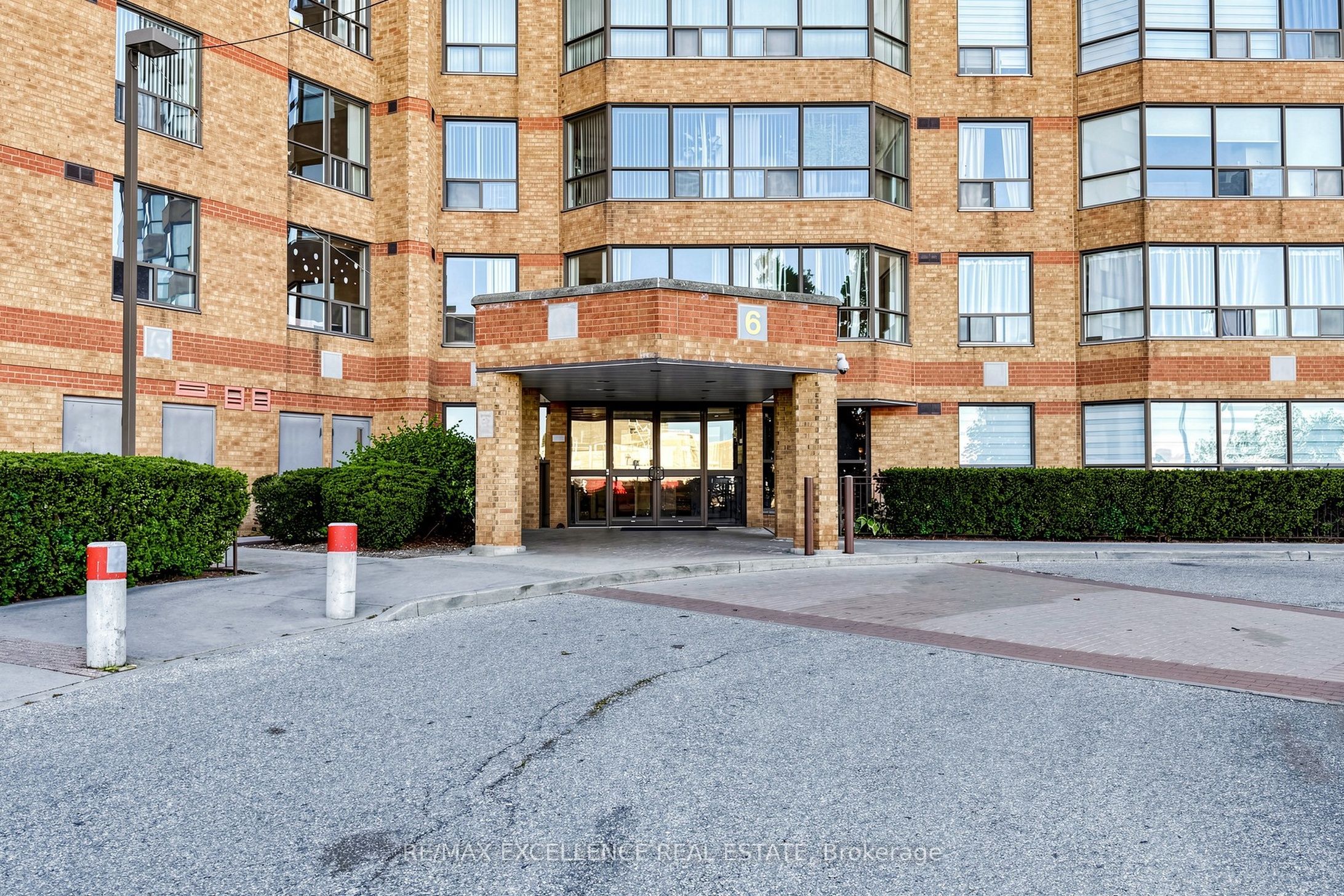 6 Humberline Drive 524