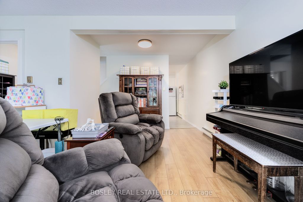 Photo of Brampton, ON L6S 2J8 (MLS # W12746212)