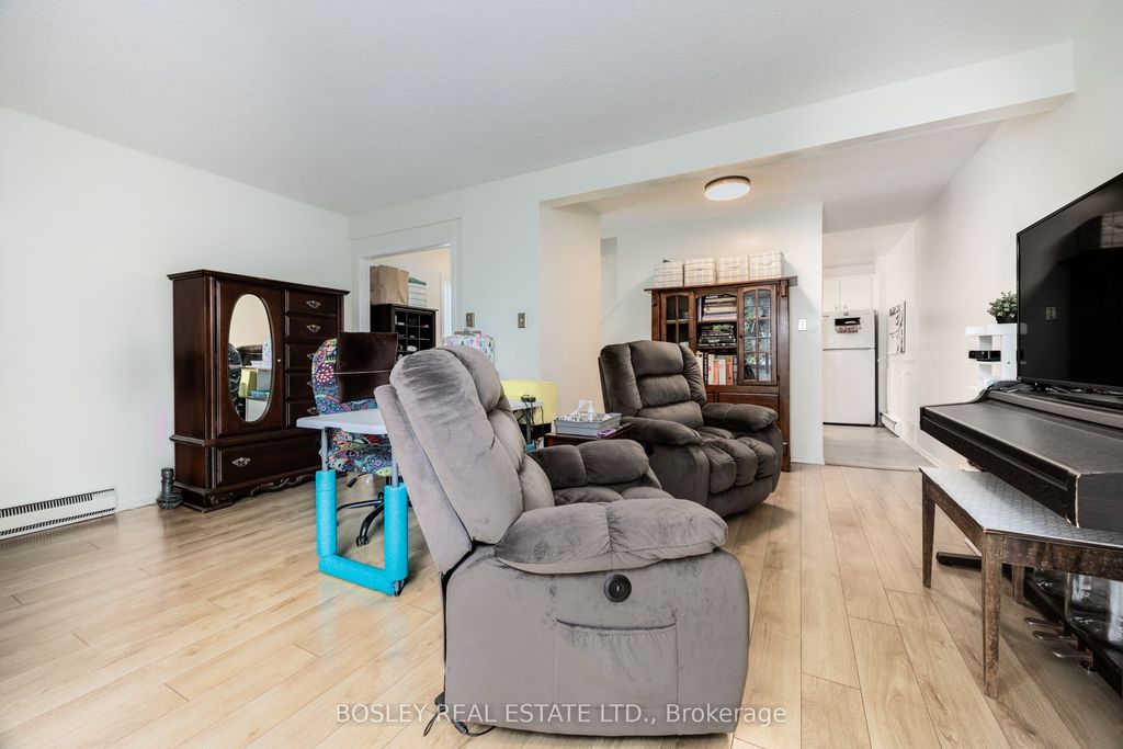 Photo of Brampton, ON L6S 2J8 (MLS # W12746212)