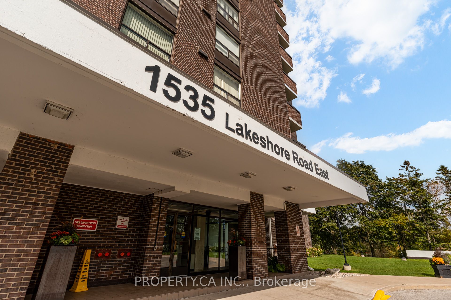 1535 Lakeshore Road E 503
