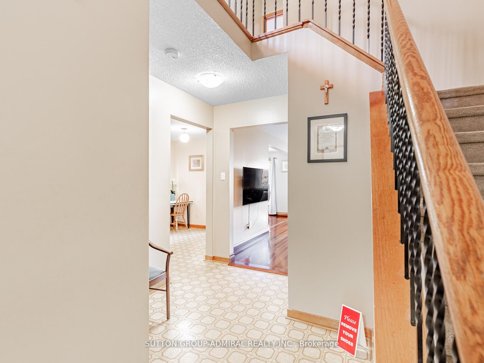 80 Bob O'Link Avenue