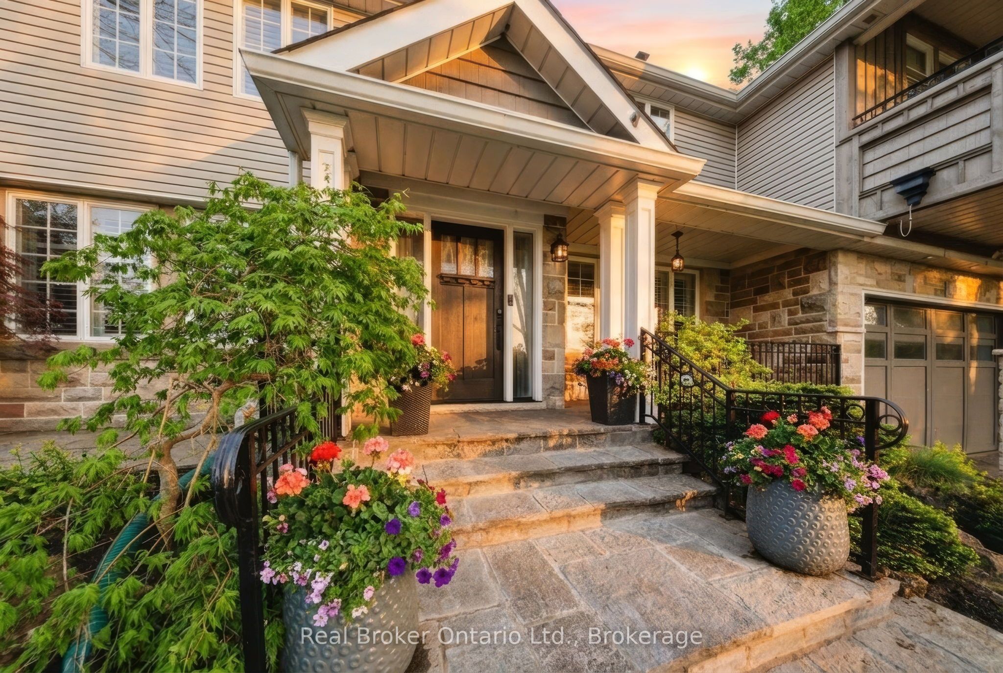 383 North Shore Boulevard W