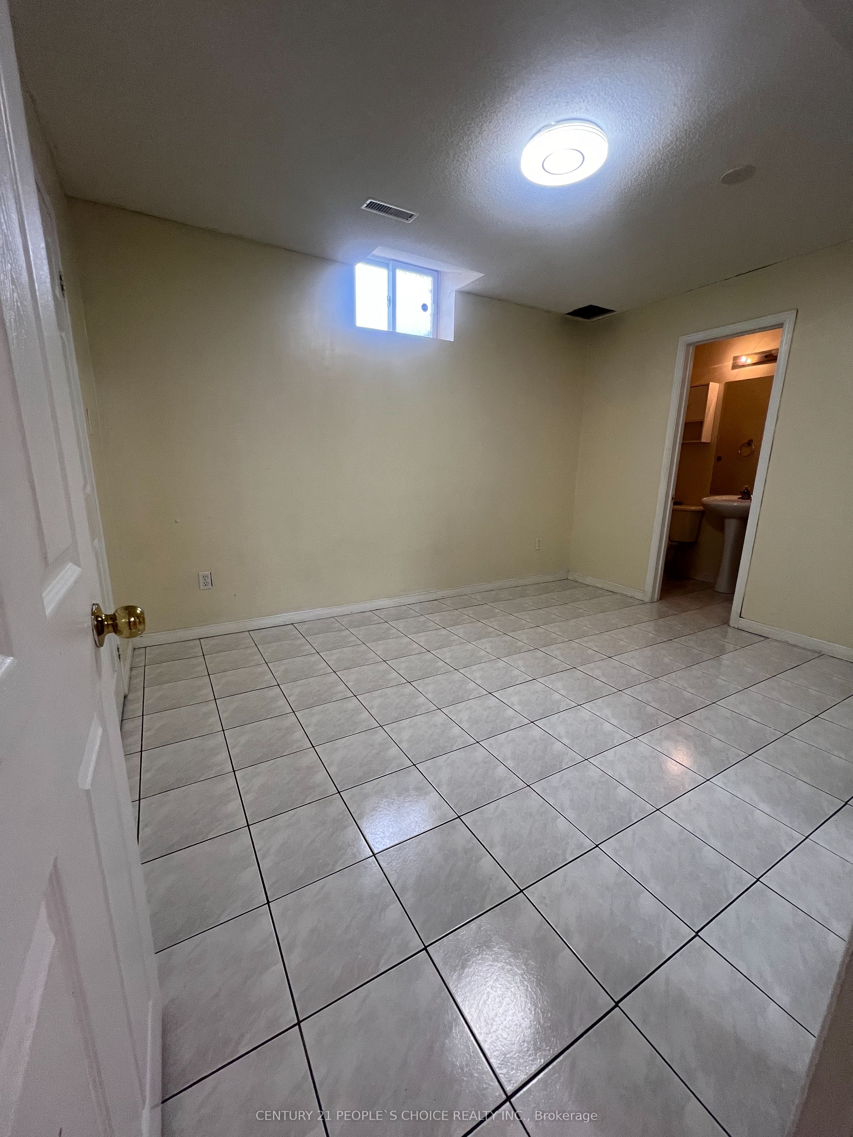 558 Kaiser Drive Lower