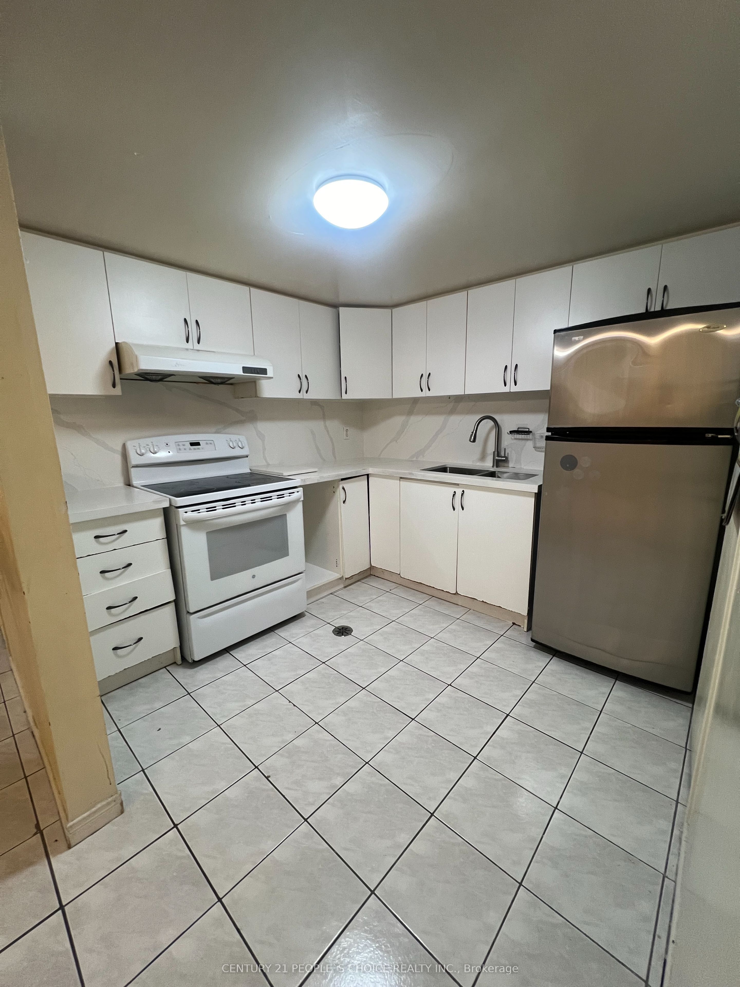 558 Kaiser Drive Lower