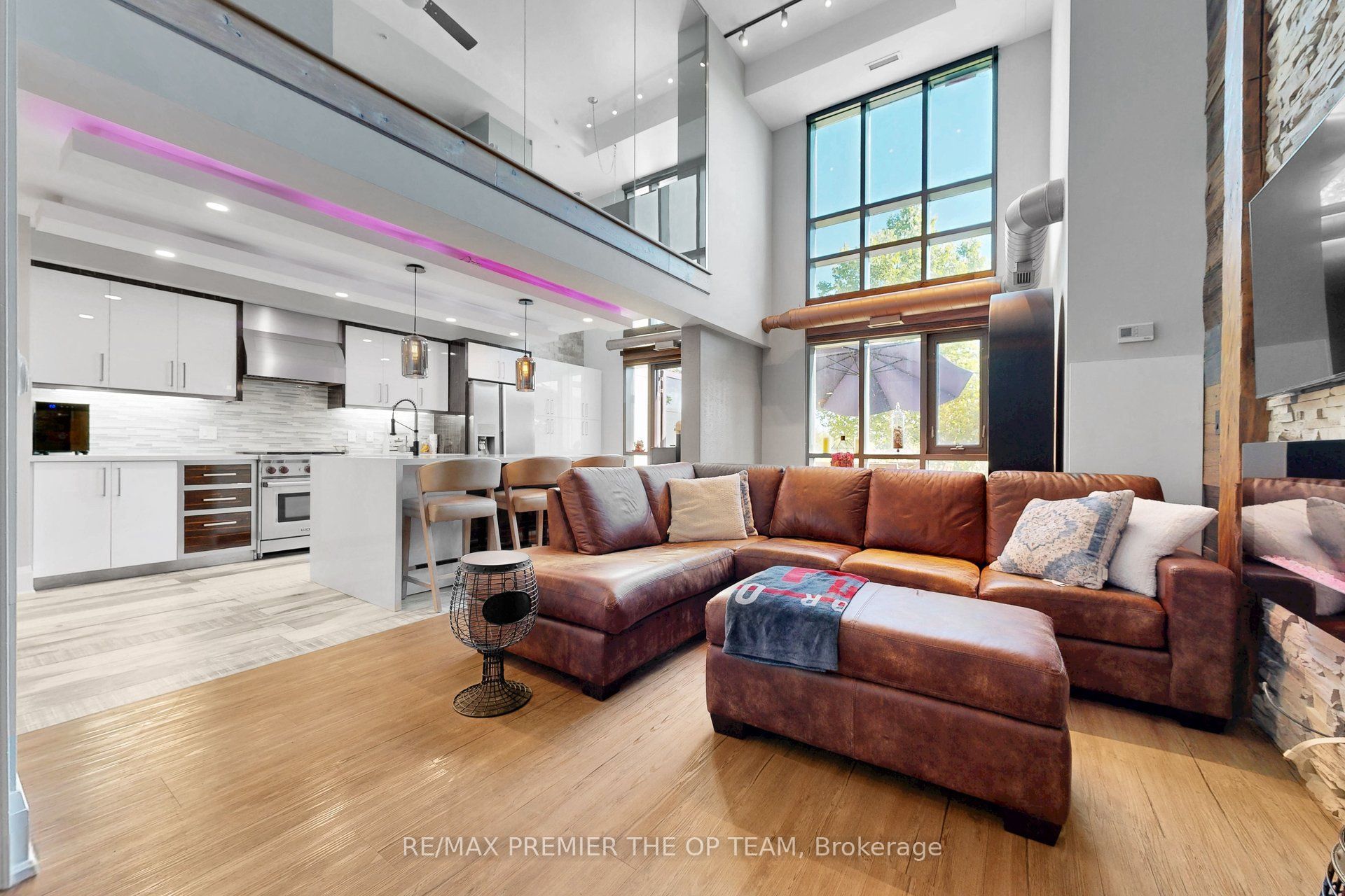 45 Yorkland Boulevard 105