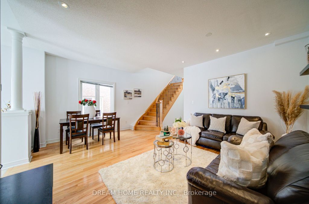 Photo of 208 Tom Taylor Crescent, Newmarket, ON L3X 3E8 (MLS # N12852798)