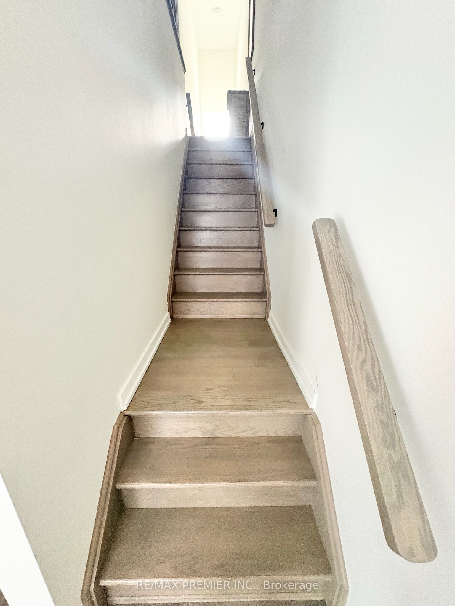 121 Rattenbury Road