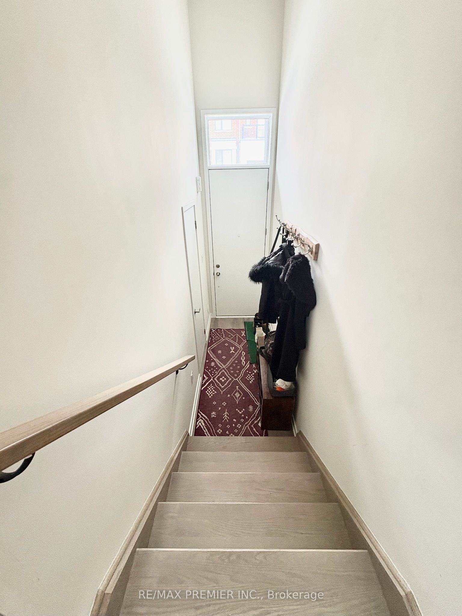 121 Rattenbury Road