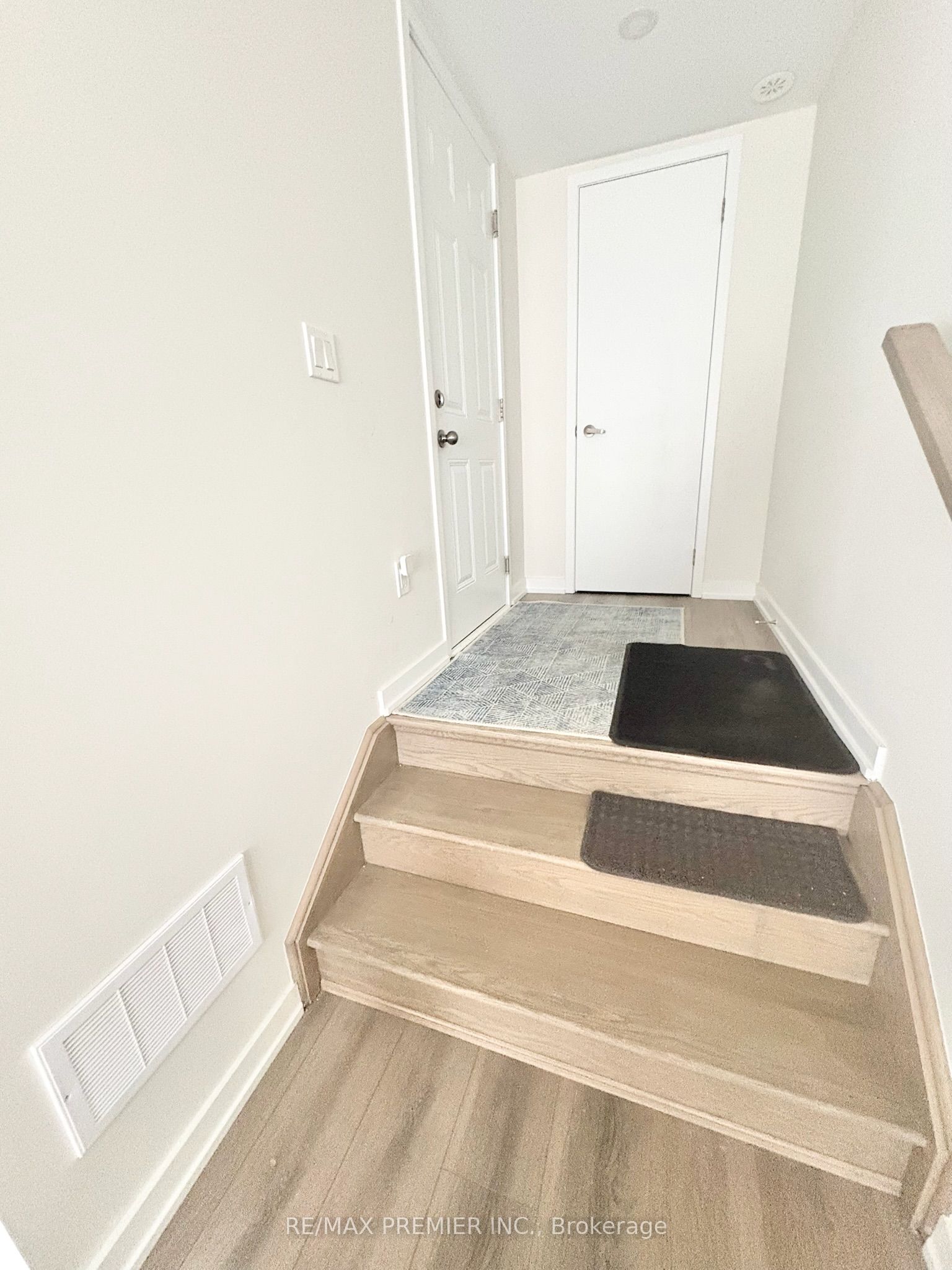 121 Rattenbury Road