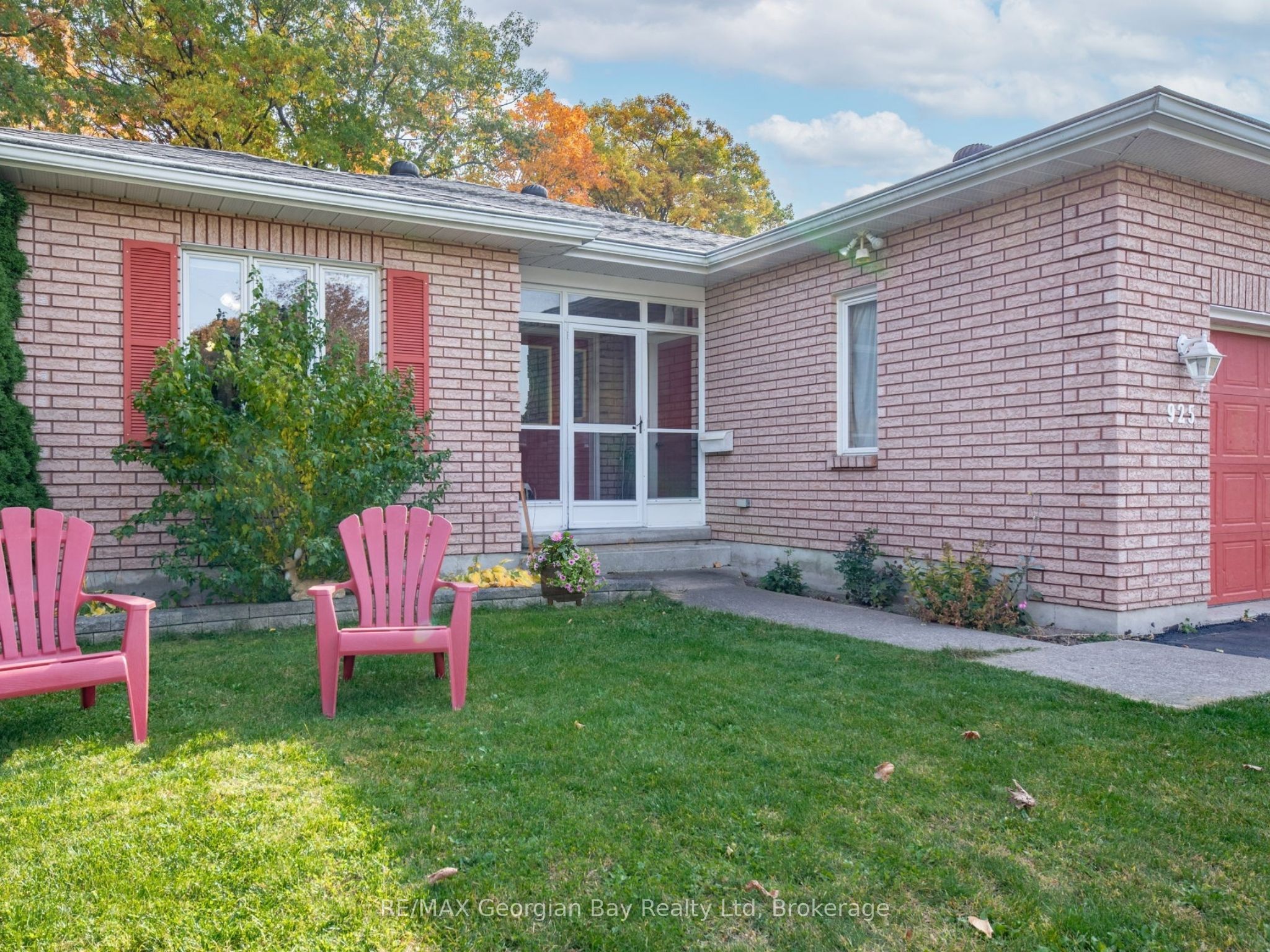 925 Dominion Avenue