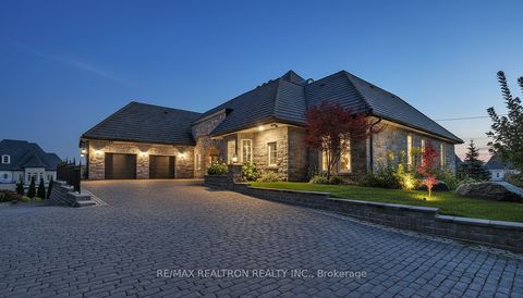 16 Finesse Court Richmond Hill ON L4E 0W7