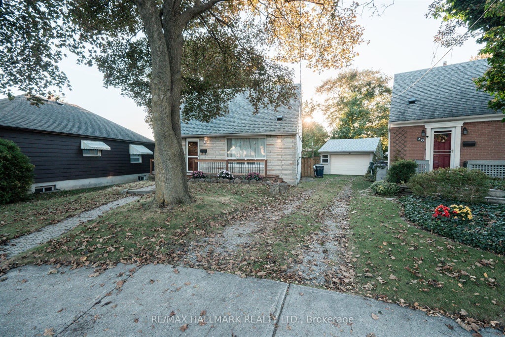 Photo of 28 Finsbury Crescent, Toronto, ON M8W 2H7 (MLS # W13863562)