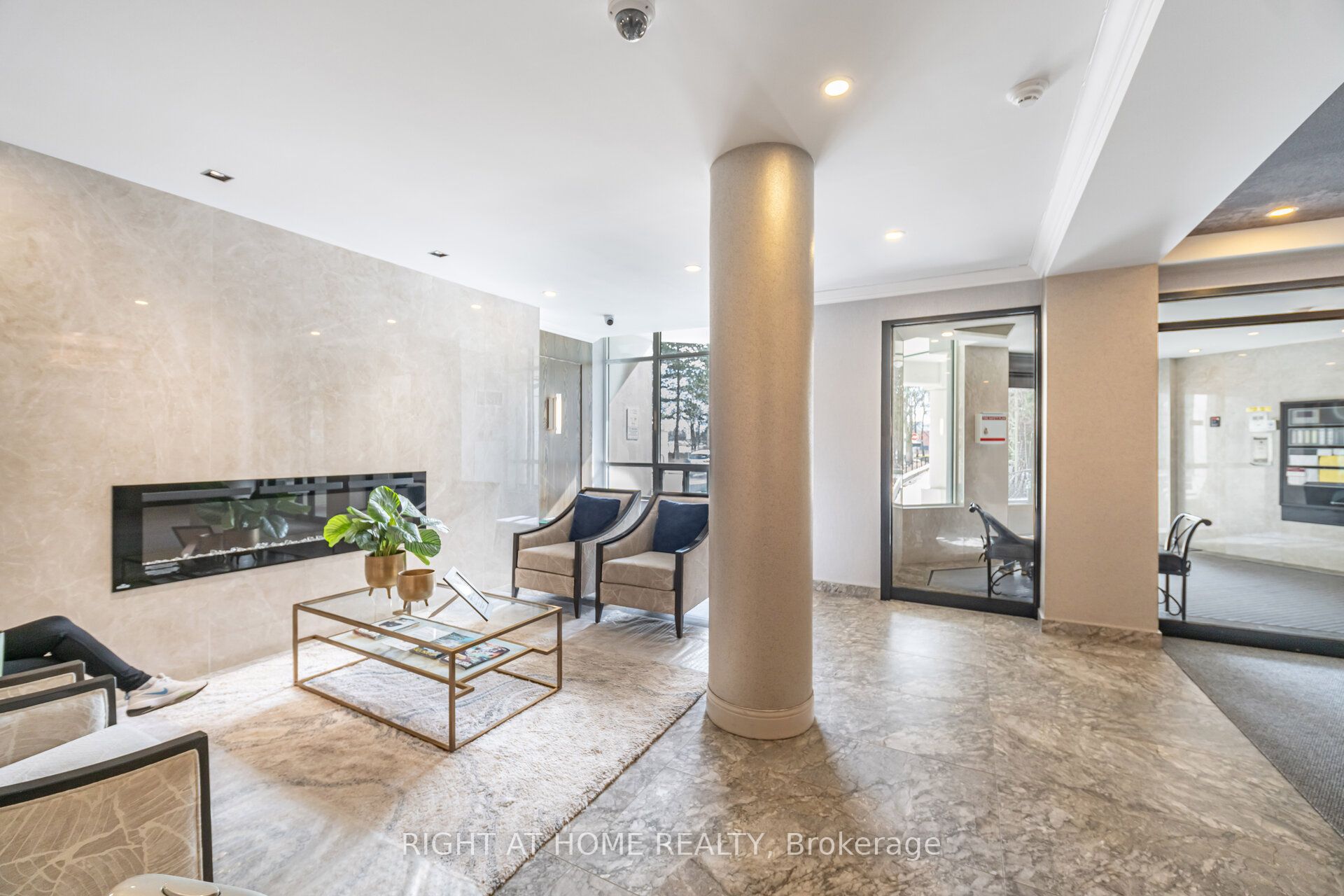 120 Promenade Circle 711