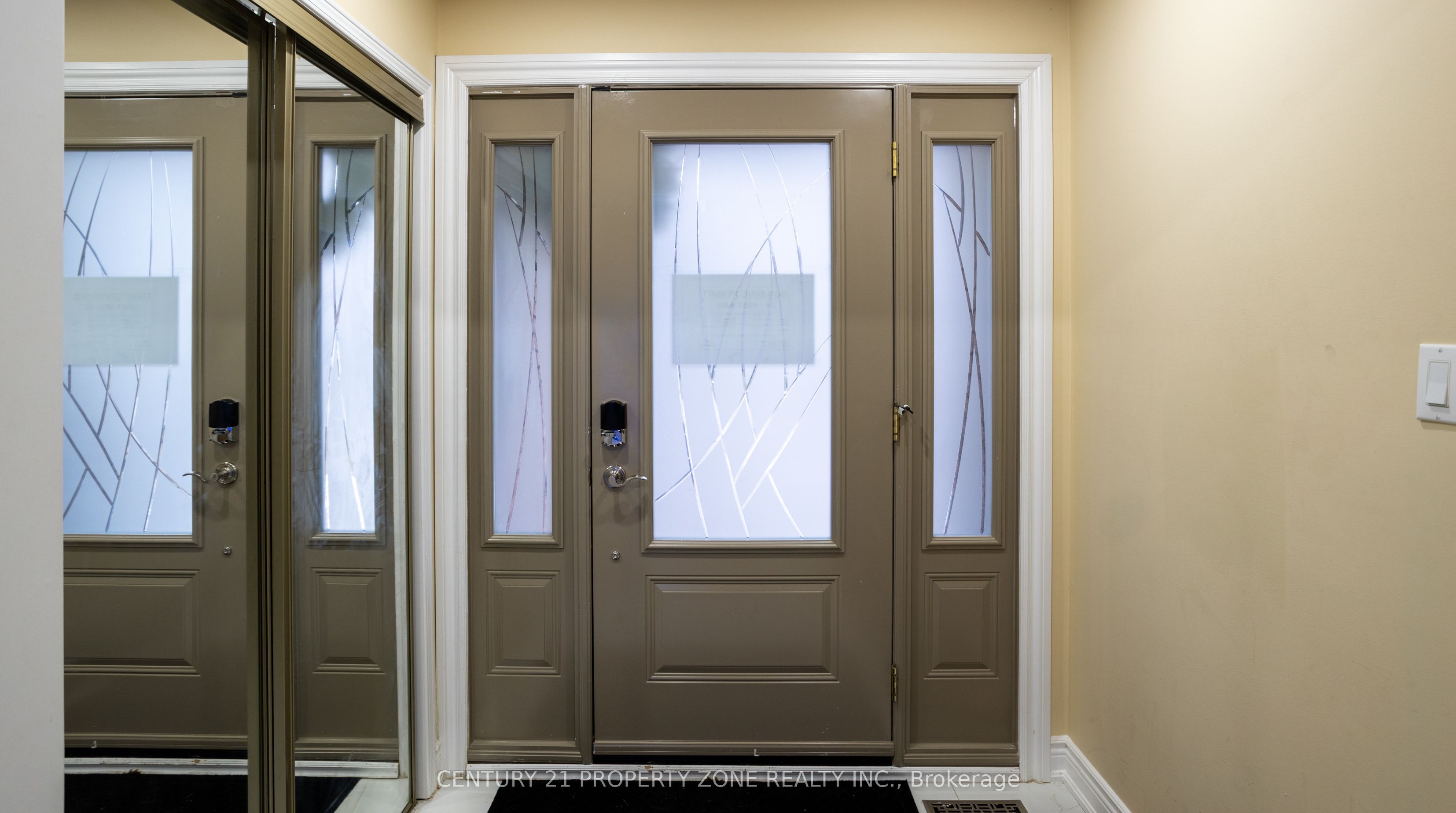 2686 Ambercroft Trail Upper