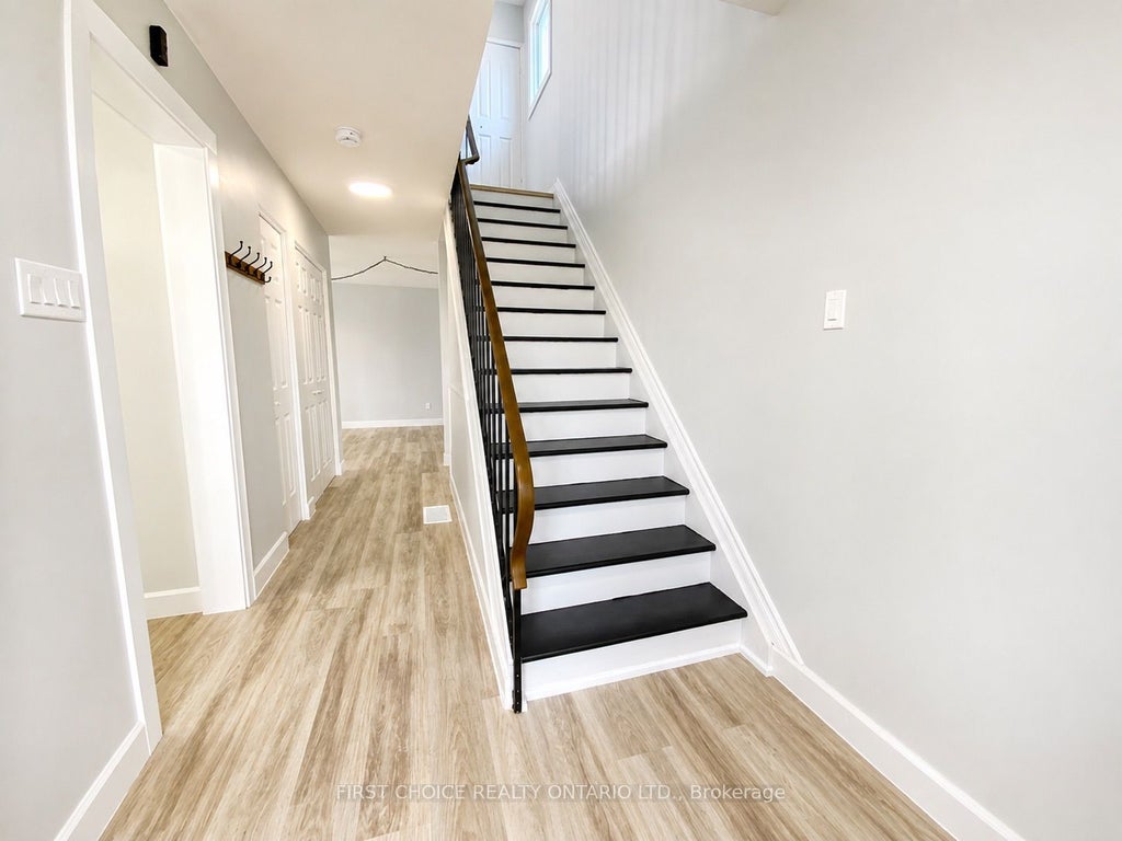 Photo of 837 Eastvale Drive #6, Beacon Hill North - South and Area, ON K1J 7T5 (MLS # X13679120)