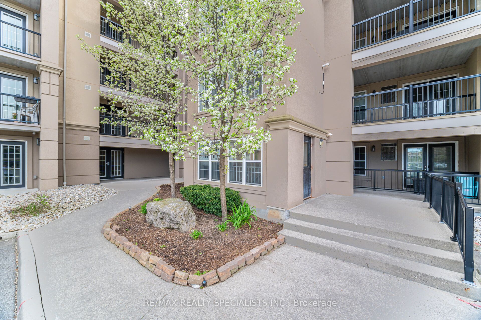 1350 Main Street E 412