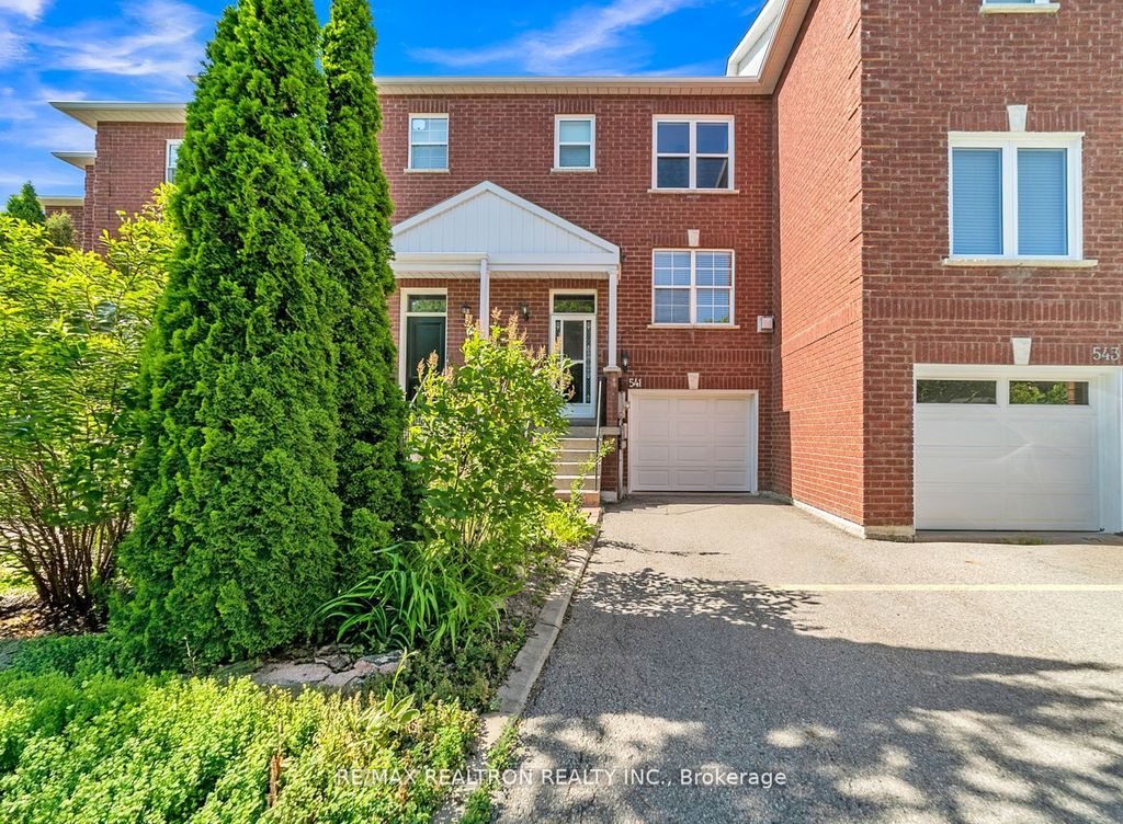 Photo of 541 Bondi Avenue, Newmarket, ON L3Y 8R5 (MLS # N12639648)