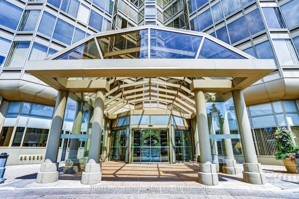 Photo of 1 Palace Pier Court #607, Toronto, ON M8V 3W9 (MLS # W13638296)
