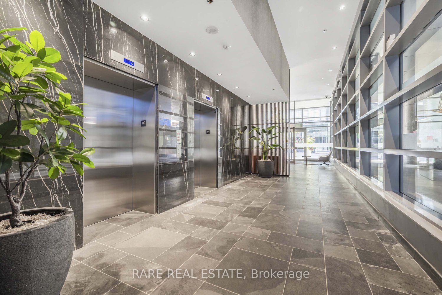 650 King Street W 701