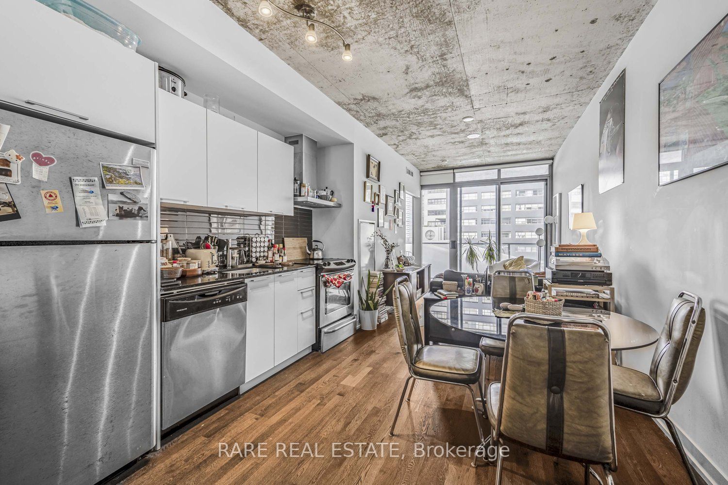 650 King Street W 701