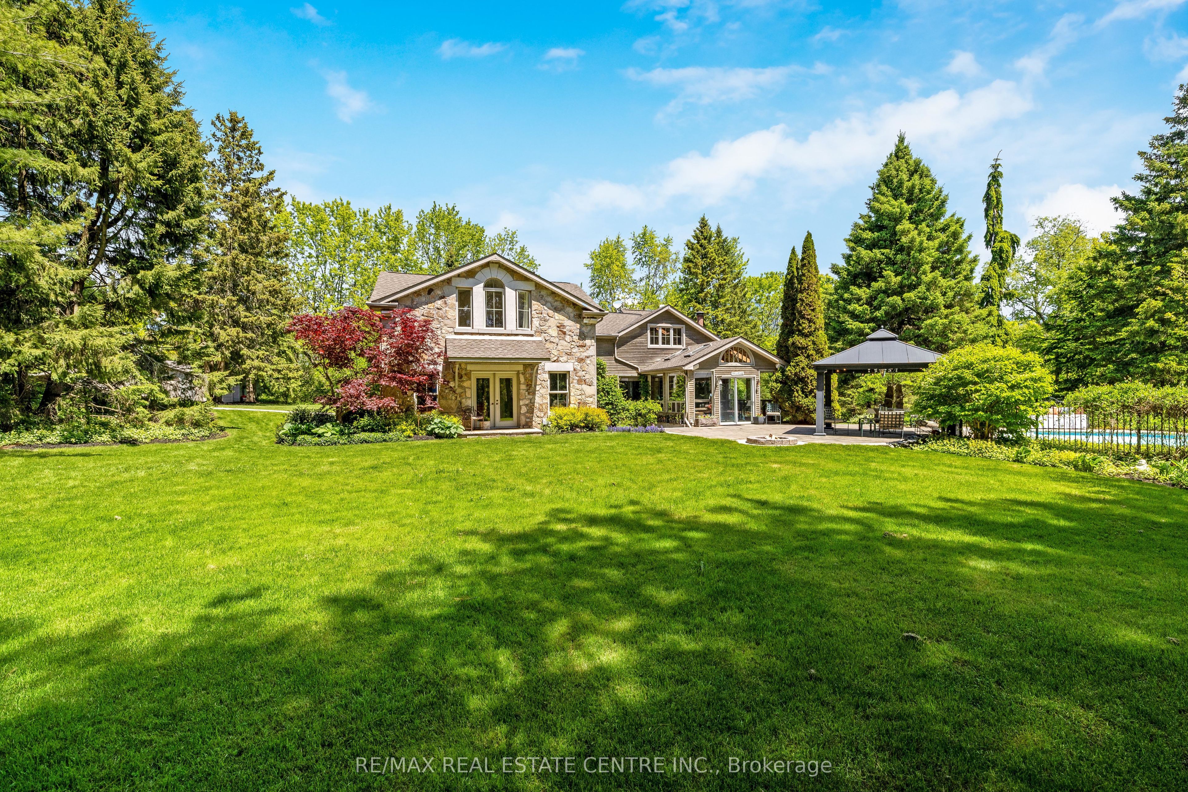 8492 Canyon Road