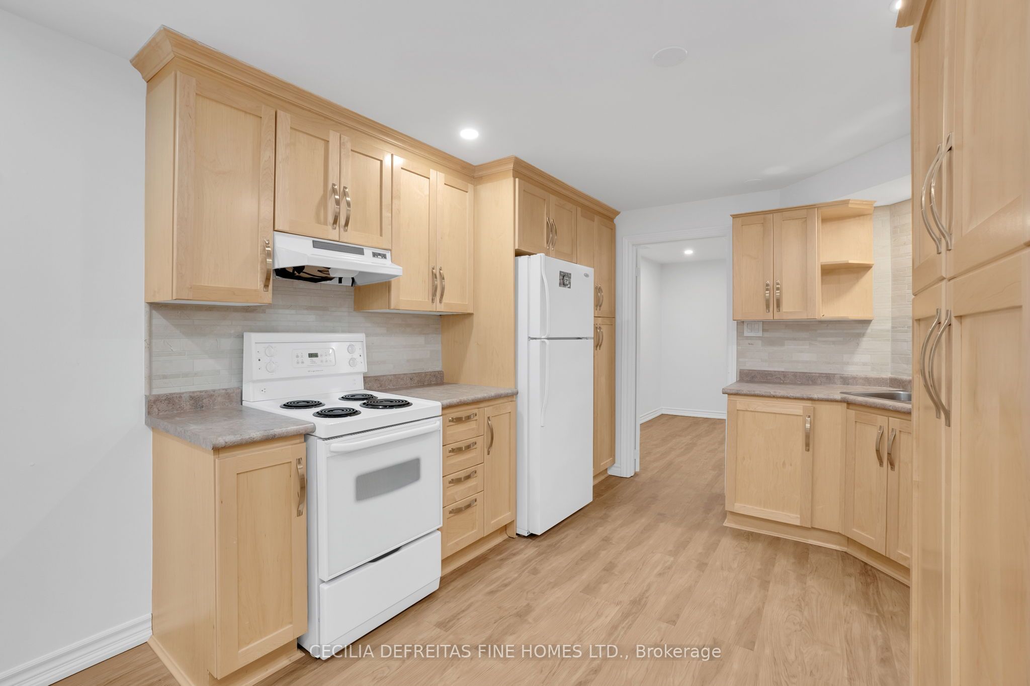 40 Venetian Crescent Bsmt