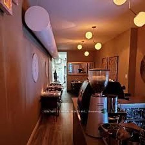 1183 Dundas Street W Toronto ON M6J 1X3