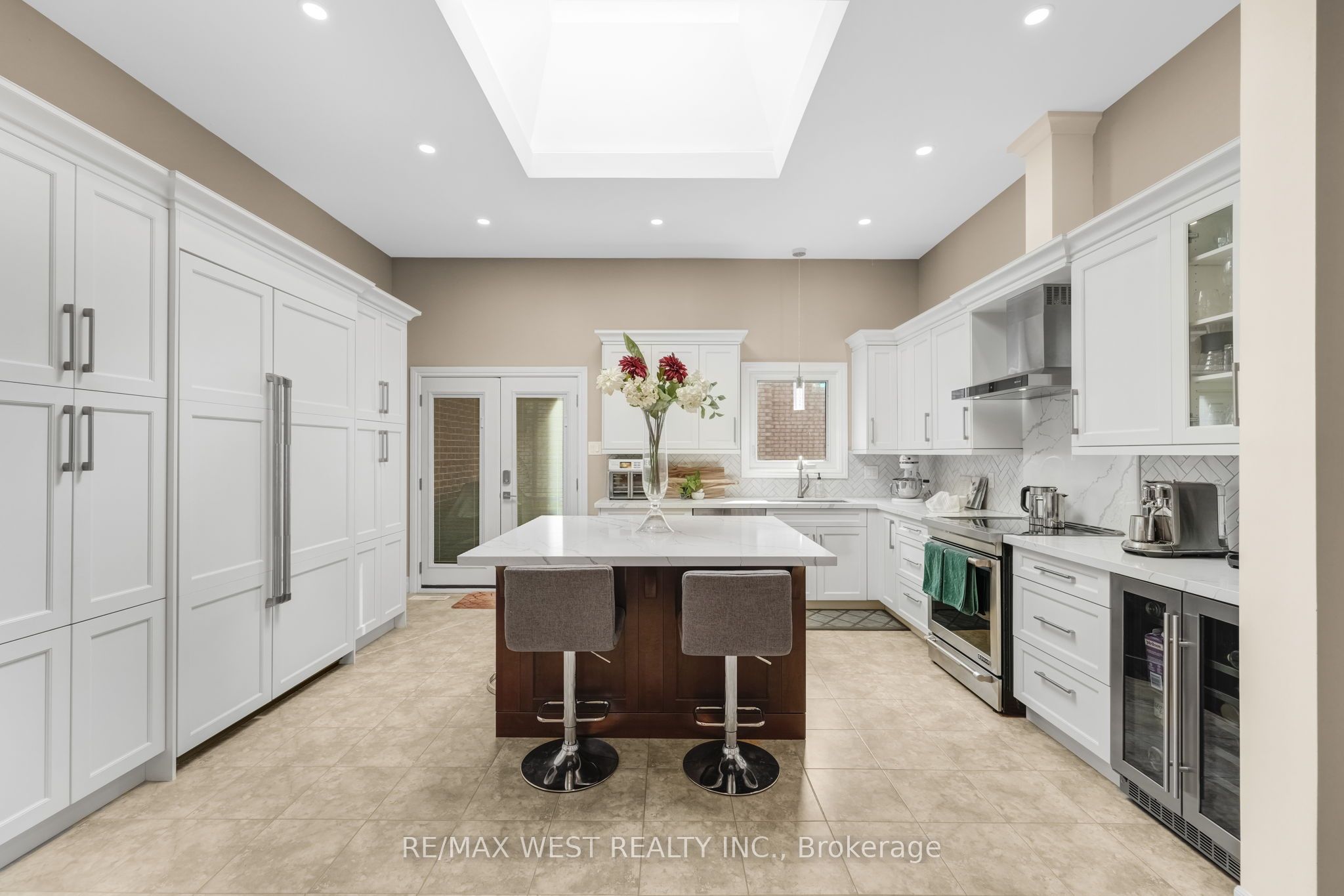 2388 Carlanne Place