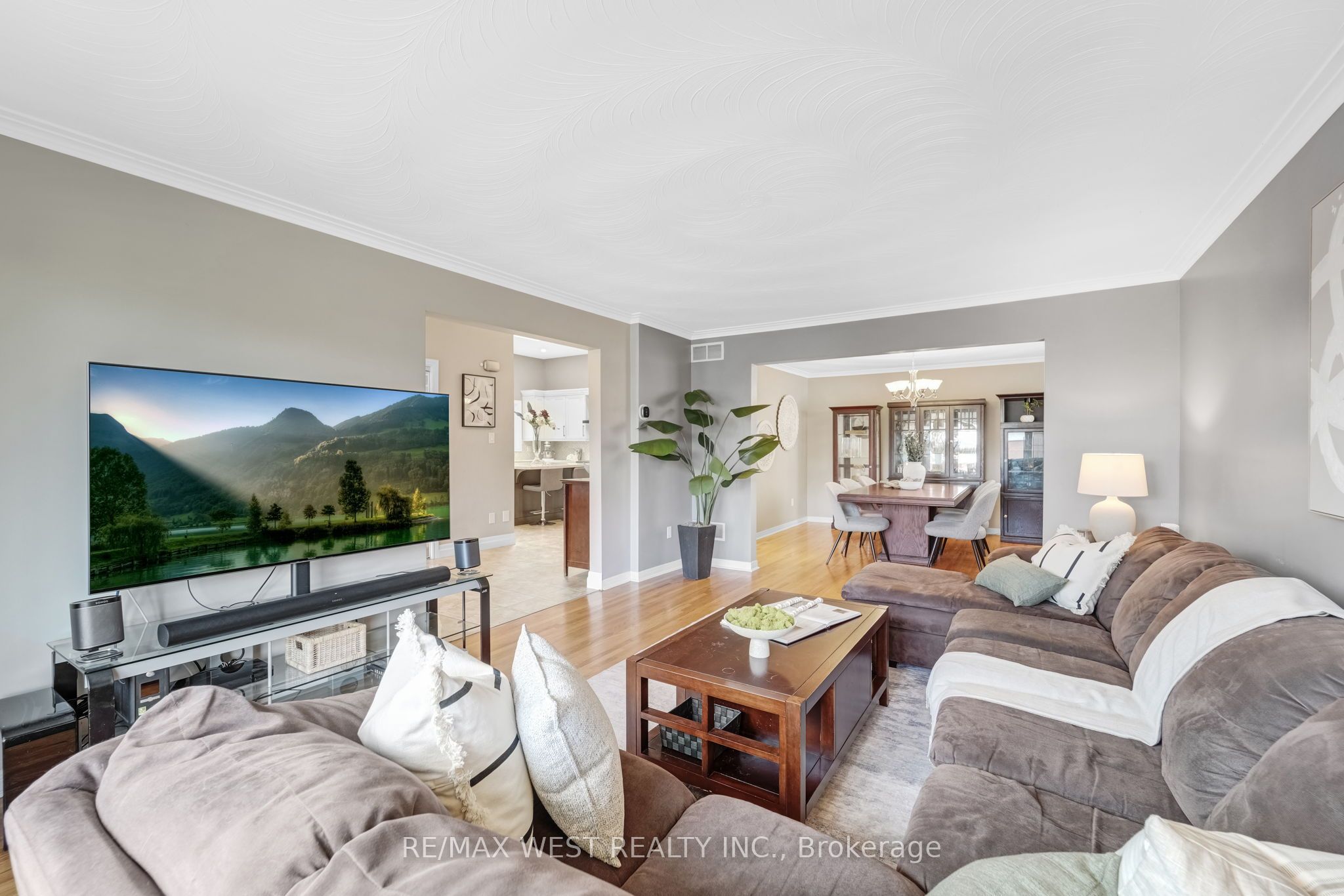 2388 Carlanne Place