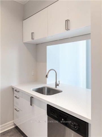 8 Scollard Street PH206