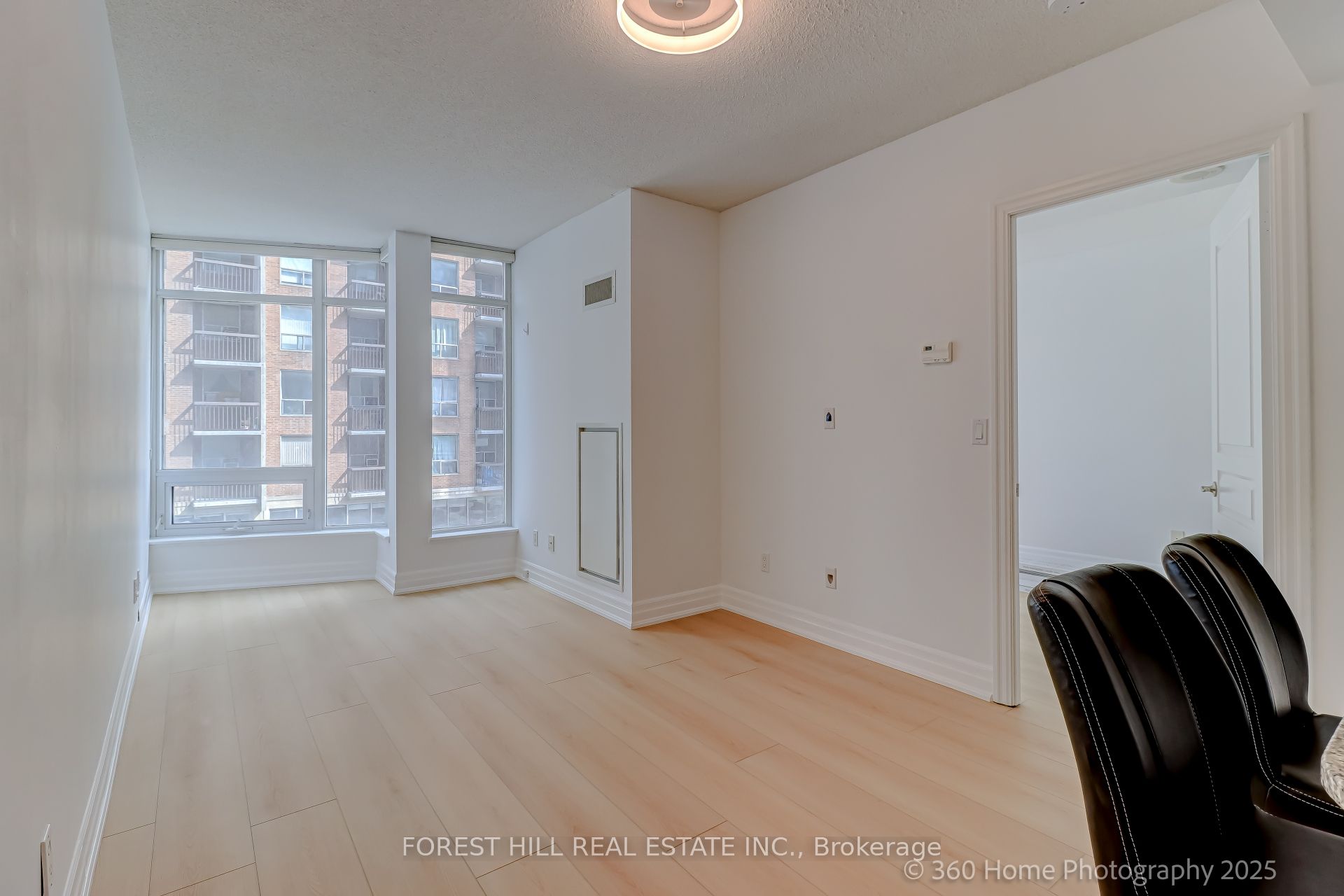 8 Scollard Street 302