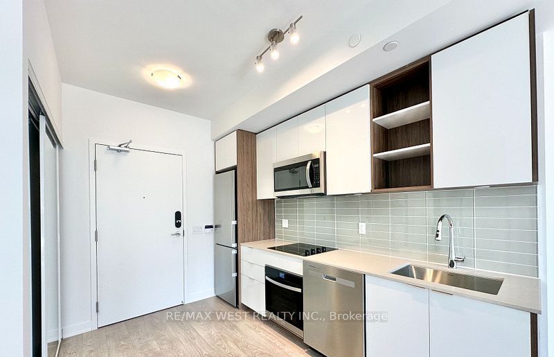 543 Richmond Street W 616