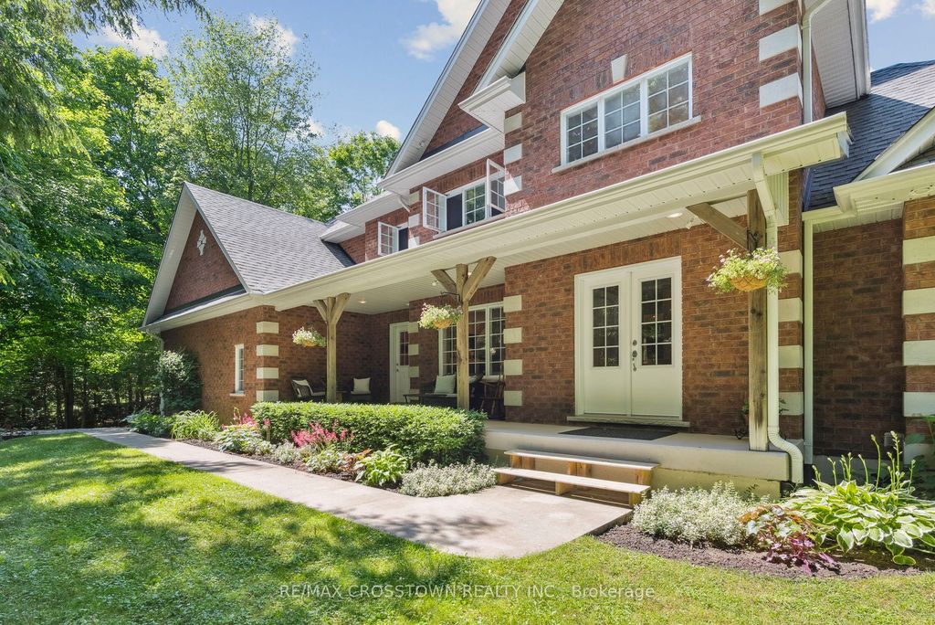 Photo of 19 Gillespie Trail S, Essa, ON L3W 0V1 (MLS # N13038136)