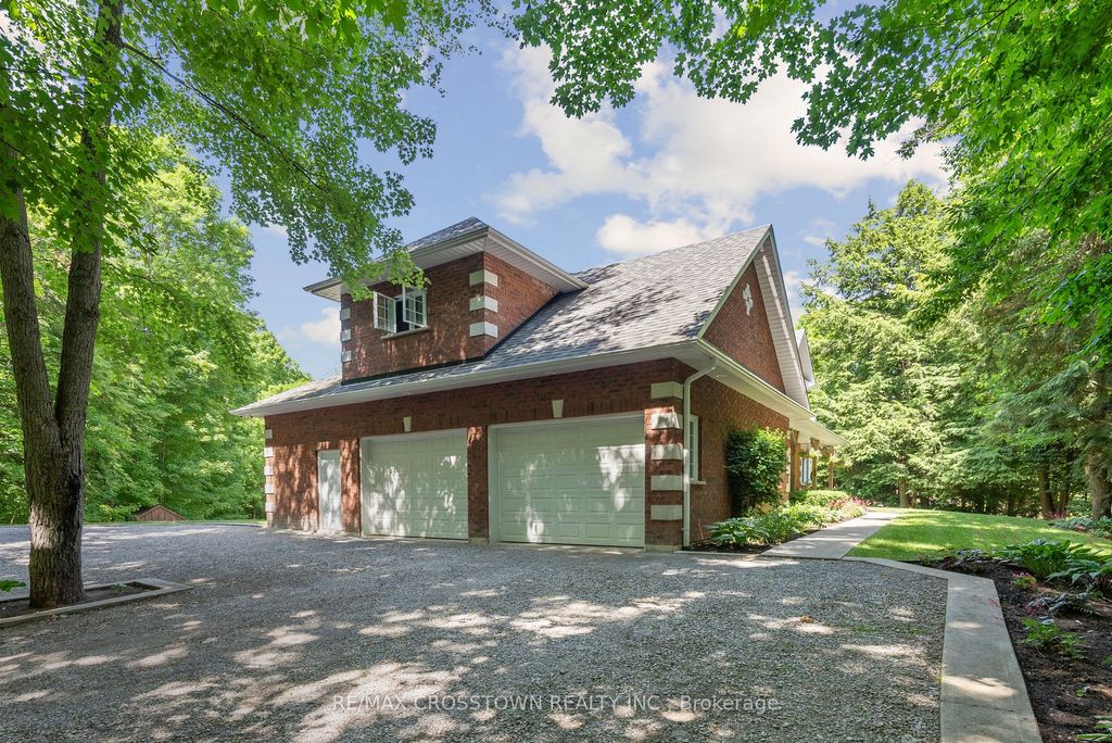 Photo of 19 Gillespie Trail S, Essa, ON L3W 0V1 (MLS # N13038136)