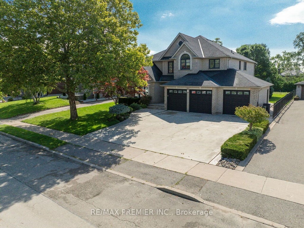 Photo of 27 Gaydon Avenue, Toronto, ON M9M 1G6 (MLS # W13758586)