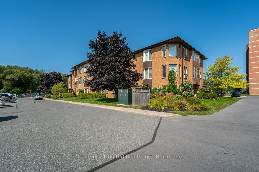 Photo 1 of 28 — 2181 Walker Avenue 303, Peterborough, ON K9L 1T6