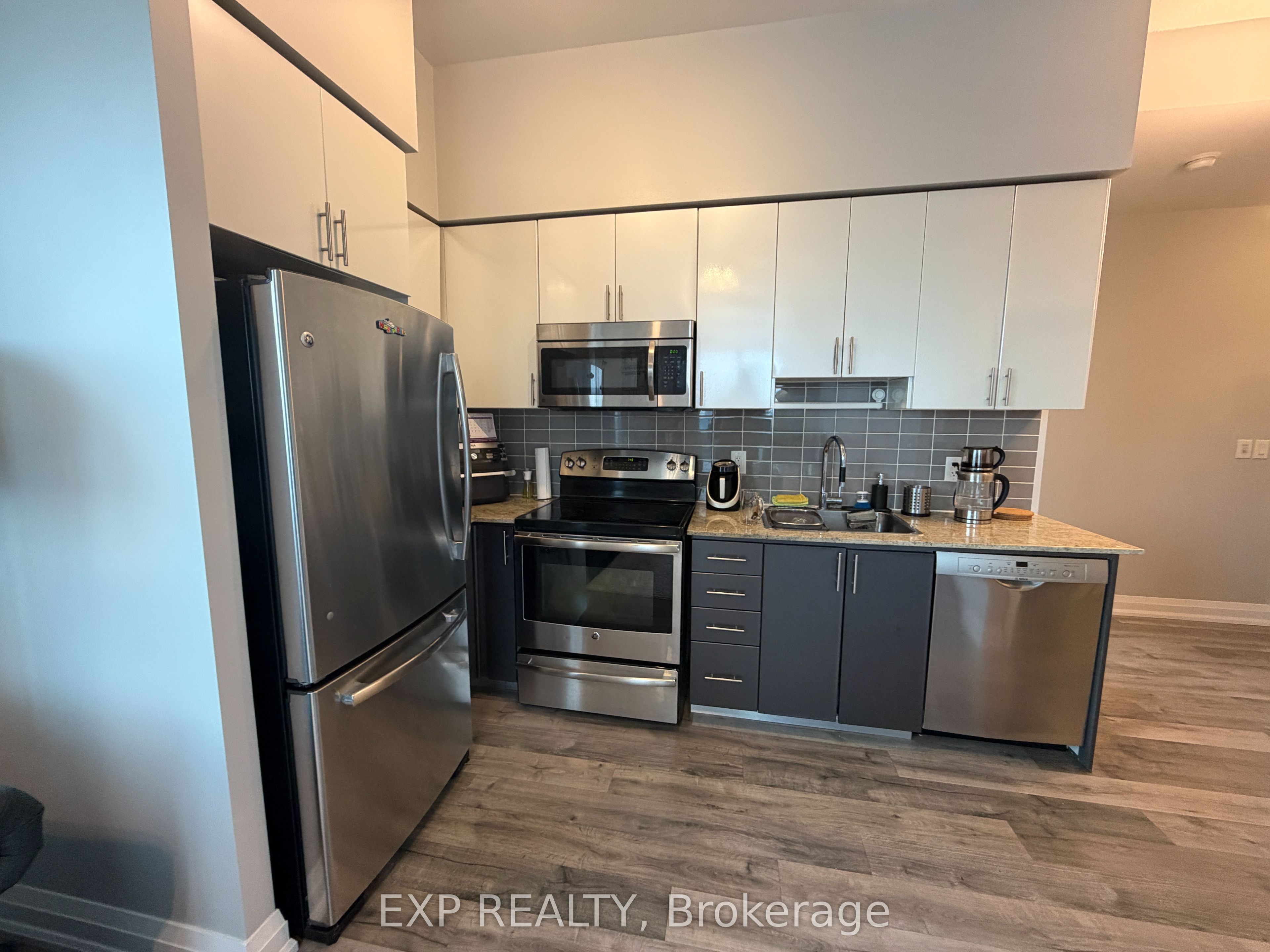 7171 Yonge Street 308