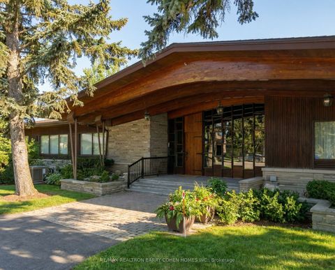 28 Daleberry Place Toronto ON M3B 2A7