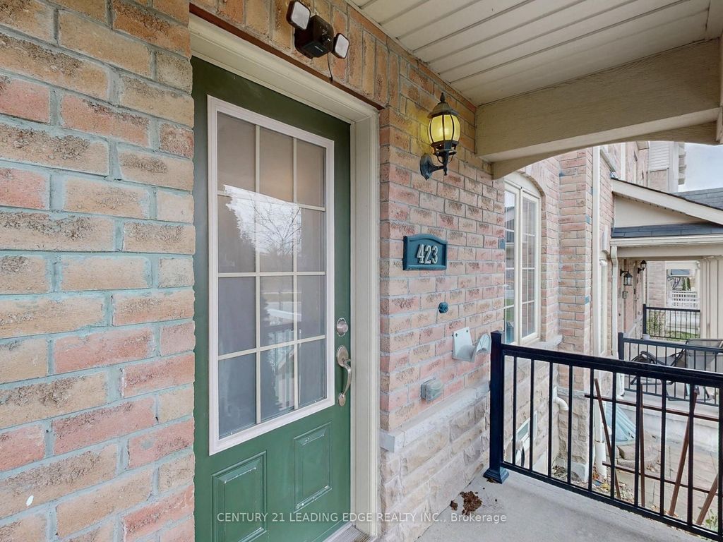 Photo of 423 Rossland Road E, Ajax, ON L1Z 0M7 (MLS # E12588114)