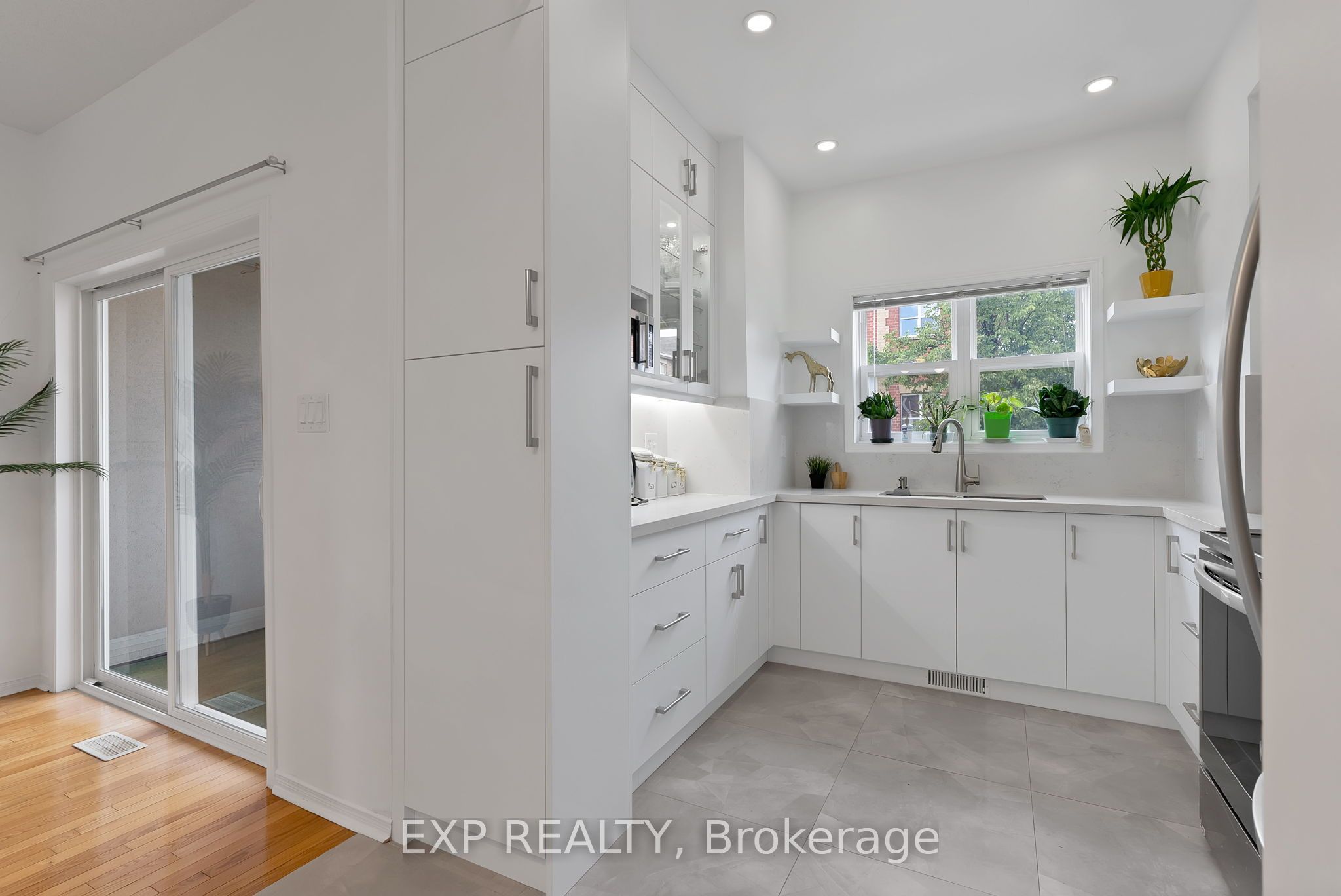 11 Maple Park Way