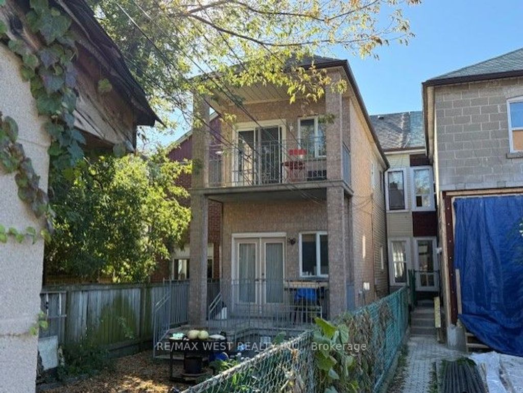 Photo of 23 clinton Street, Toronto, ON M6J 2N6 (MLS # C12445416)