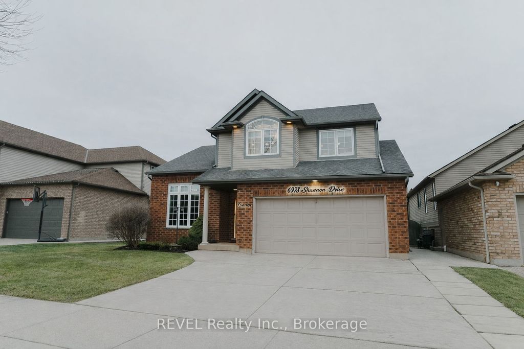 Photo of 6978 Shannon Drive, Niagara Falls, ON L2H 3N7 (MLS # X13109138)