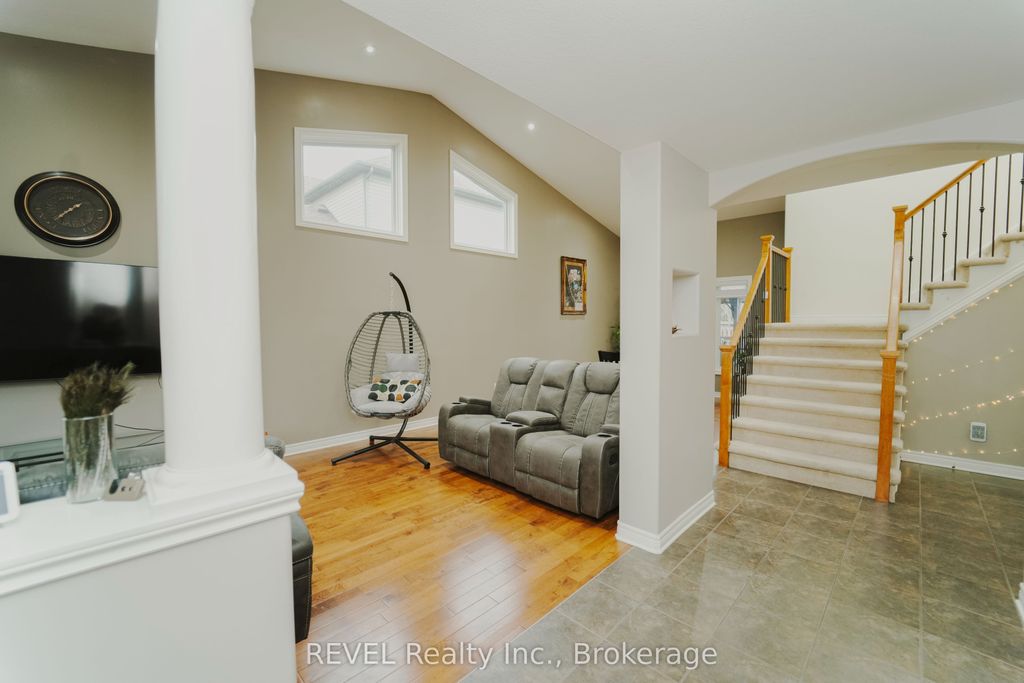 Photo of 6978 Shannon Drive, Niagara Falls, ON L2H 3N7 (MLS # X13109138)